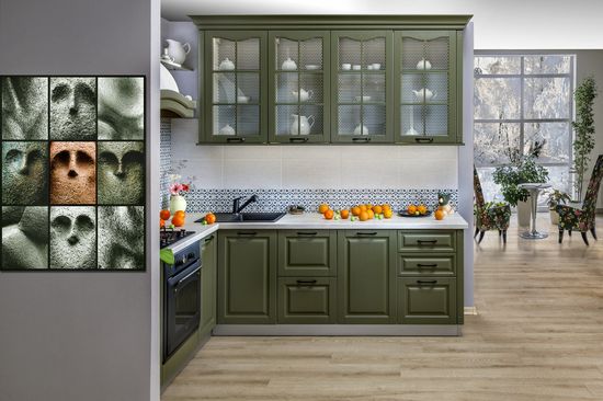 Угловой кухонный гарнитур в темно-зеленом цвете
